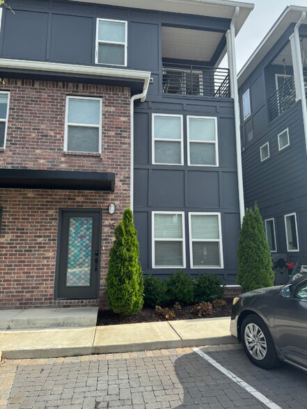 Primary Photo - 102 Duke St