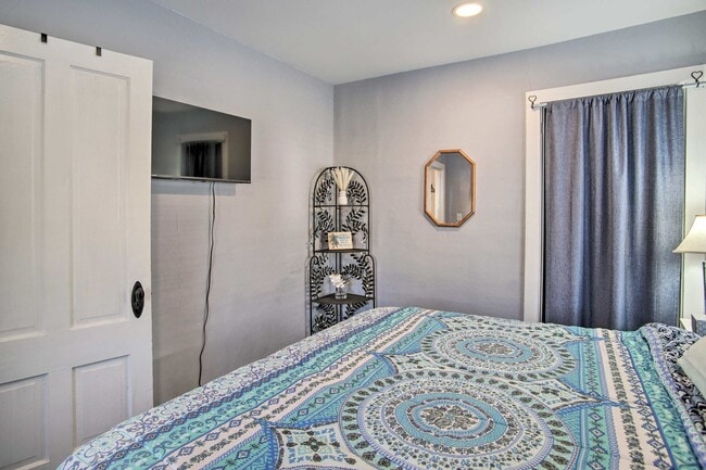 Building Photo - 343 Ocean St