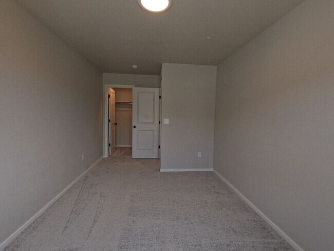 Building Photo - 2814 Barnstormer St