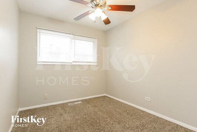 Building Photo - 1237 Balmoral Ave