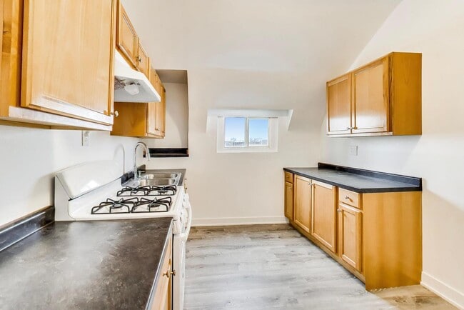 Building Photo - 1812 S Millard Ave