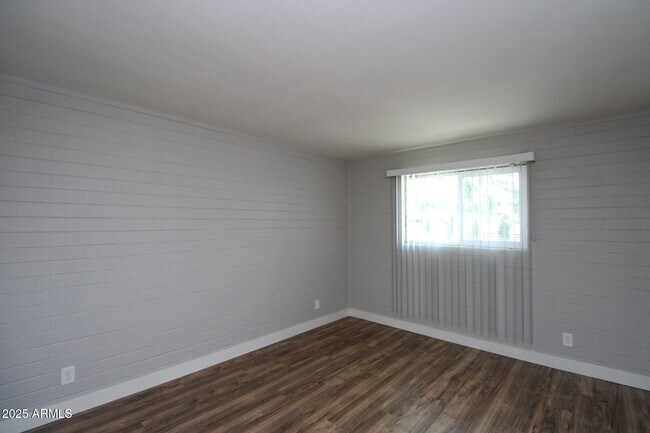 Building Photo - 6044 N 21st Ave