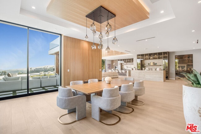 Building Photo - 1033 Somera Rd