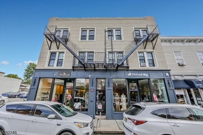Building Photo - 37 N Dean St