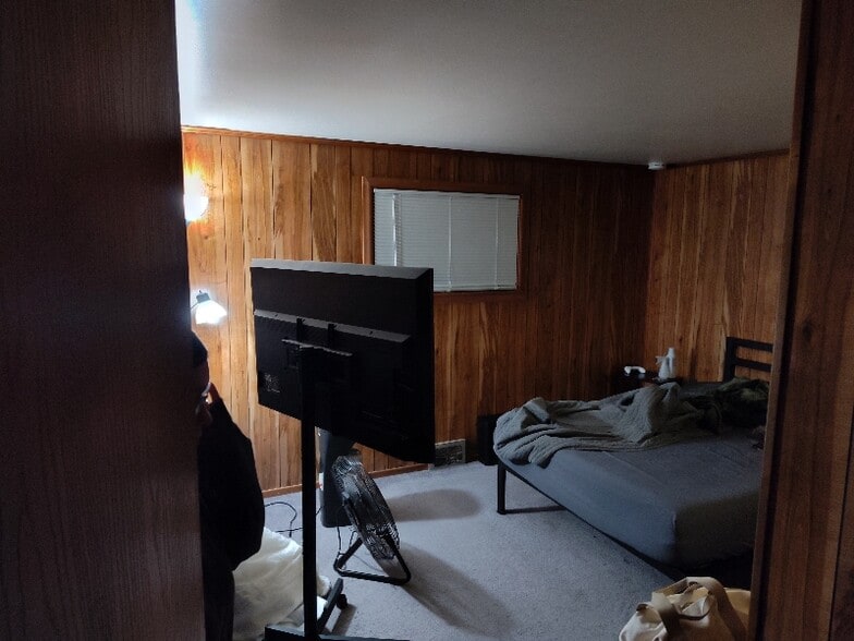 Building Photo - 301 Barr Elms Ave