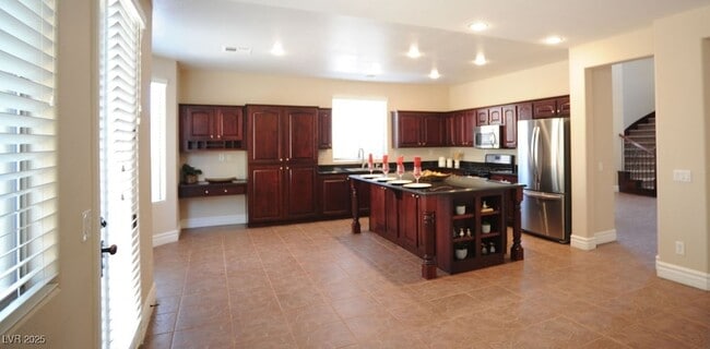 Building Photo - 973 Via Stellato St