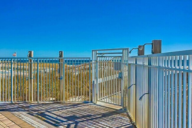 Building Photo - 1010 W Beach Blvd