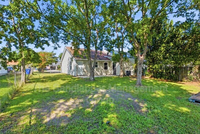 Building Photo - 5230-B Scarsdale Drive
