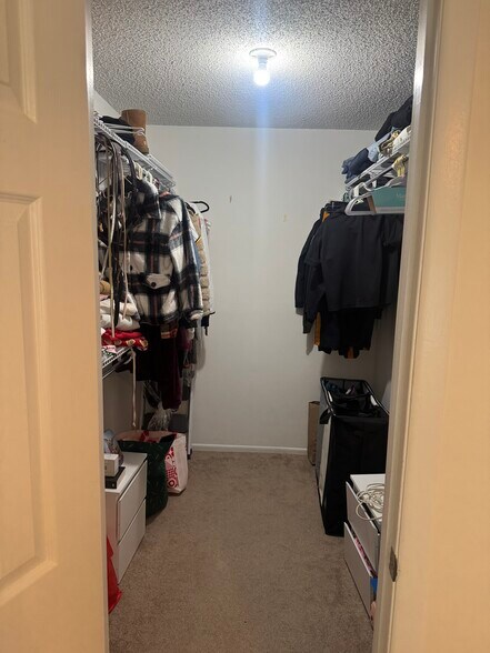 Building Photo - 4412B Aberdeen Dr