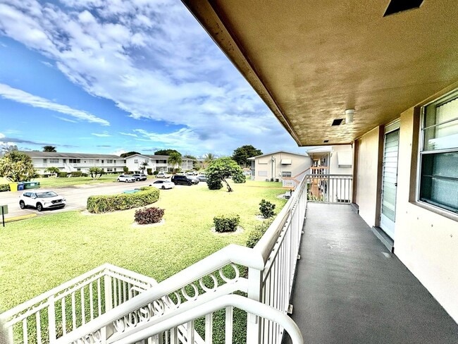 Building Photo - 47 Salisbury B