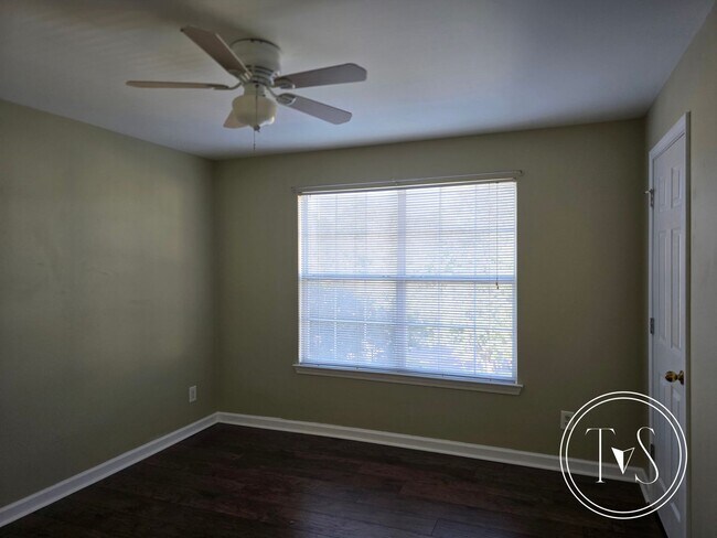 Building Photo - RATE DROP ALERT (was $2300/month)!