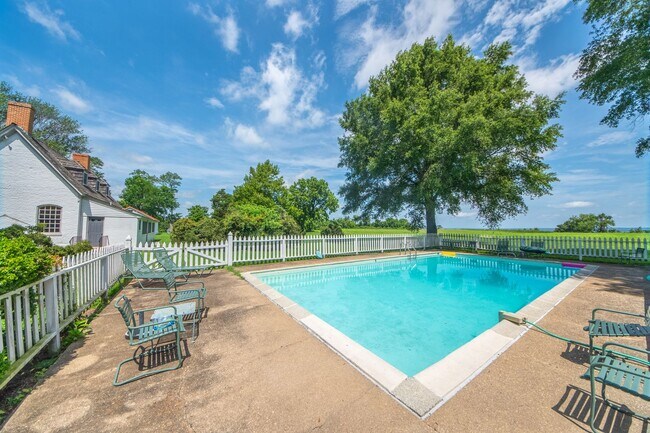 Building Photo - UNIQUE OFFERING-HISTORIC CAPE COD ON URBAN...