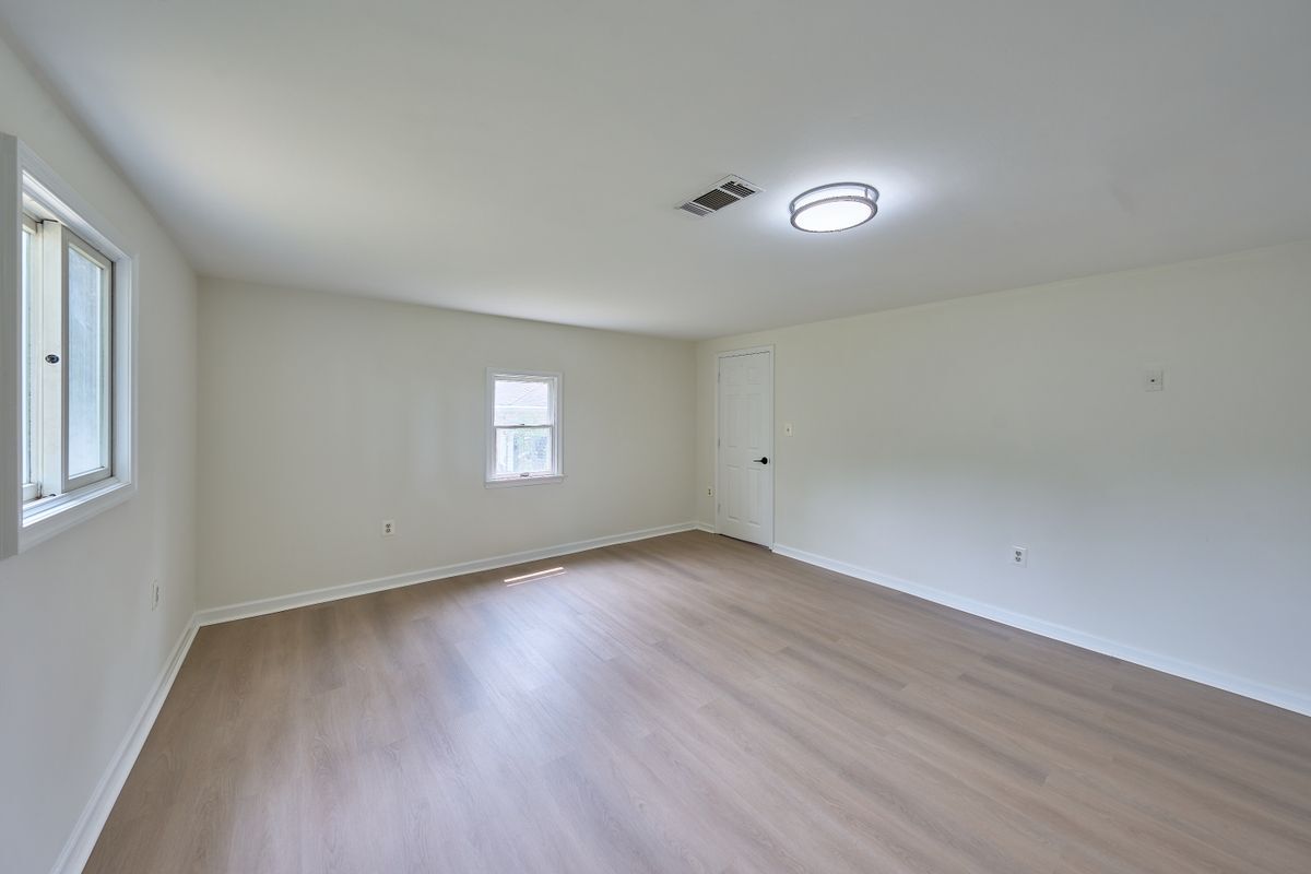 Building Photo - 2924 Gracefield Rd