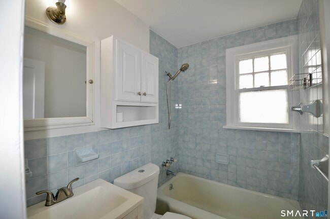 Building Photo - 314 Knowlton St