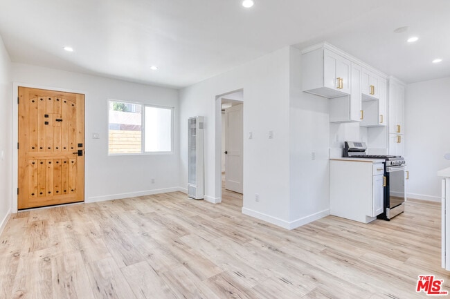 Building Photo - 2318 Glover Pl