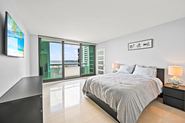 Building Photo - 4000 N Ocean Dr