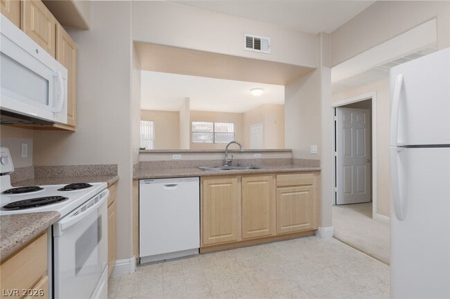 Building Photo - 8000 W Badura Ave