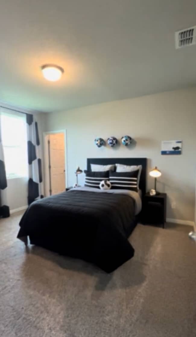 Building Photo - 105 Towns Cir