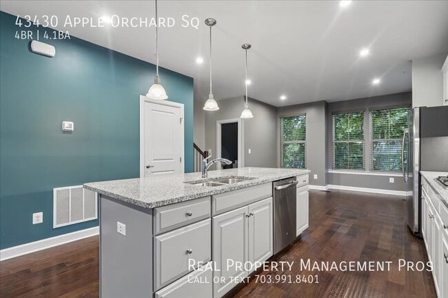 Building Photo - 43430 Apple Orch Sq