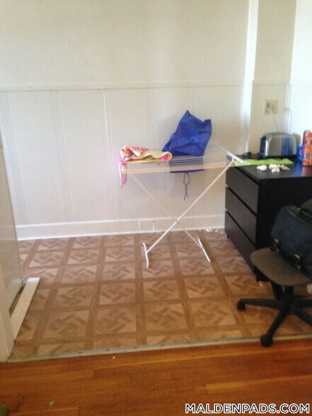 Building Photo - 17-19-19 Washington St S