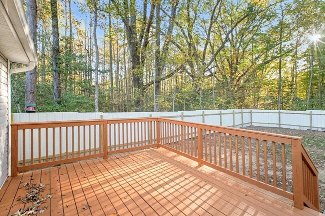 Building Photo - Newer 3-bedroom home available now in Colonial Beach!