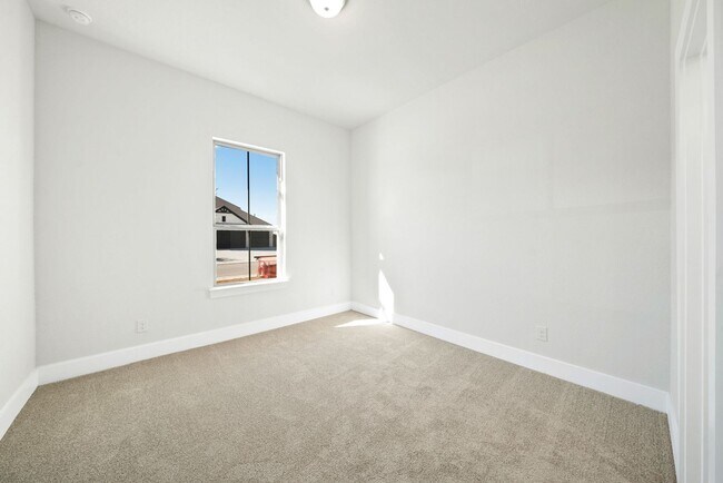 Building Photo - 4 Bedroom/4 Bath Stillwater Ranch Subdivision