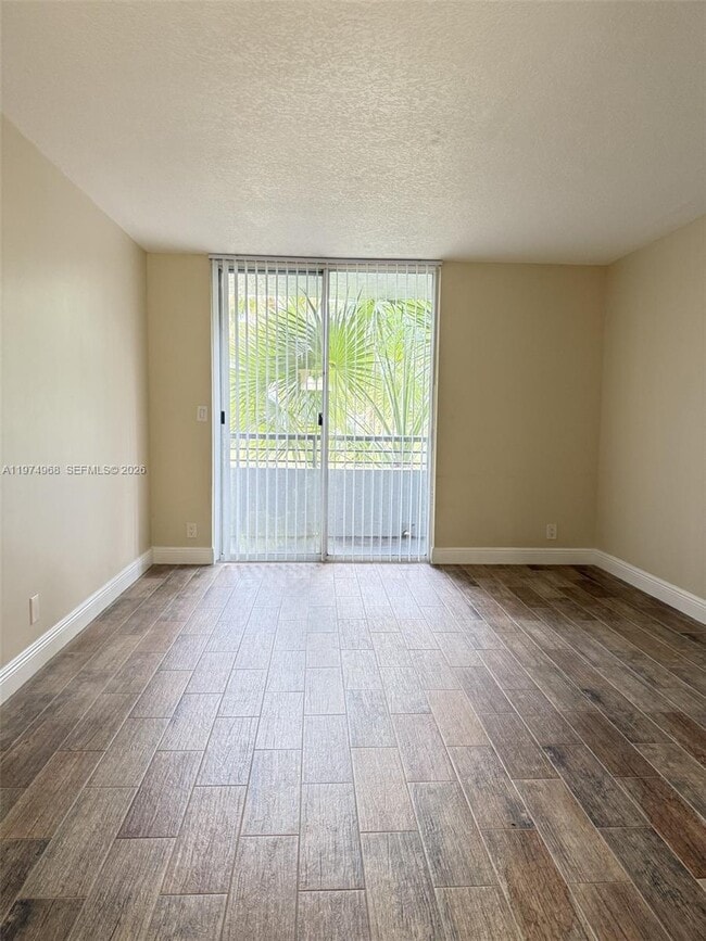 Building Photo - 811 Lyons Rd