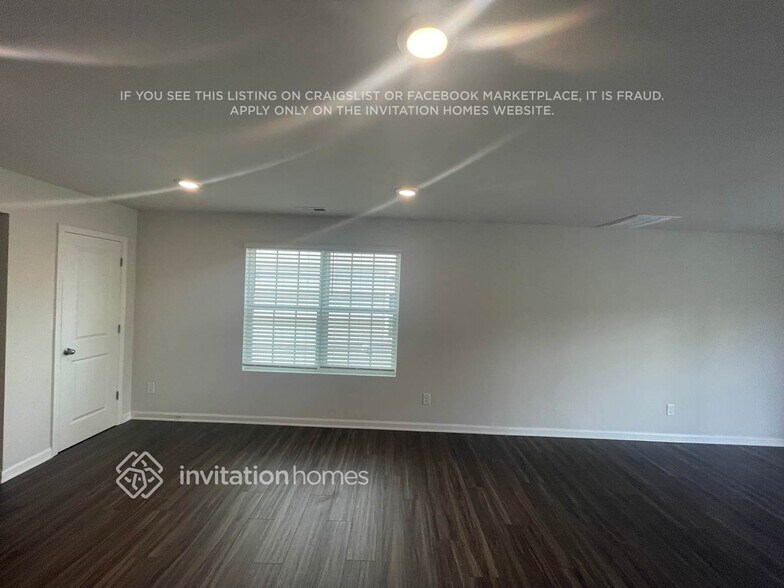 Building Photo - 5117 Spring Breeze Blvd