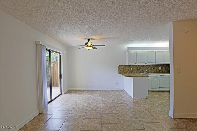 Building Photo - 12351 Woodrose Ct