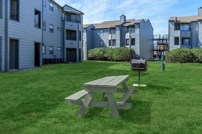 Building Photo - Rio Springs Apartments