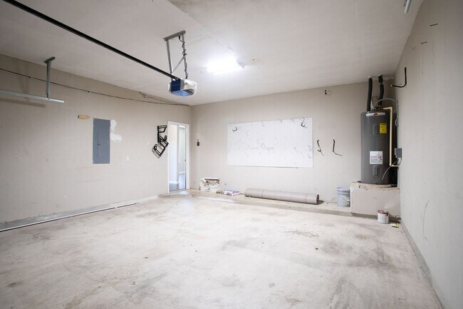 Building Photo - 1005 Papaya Cove