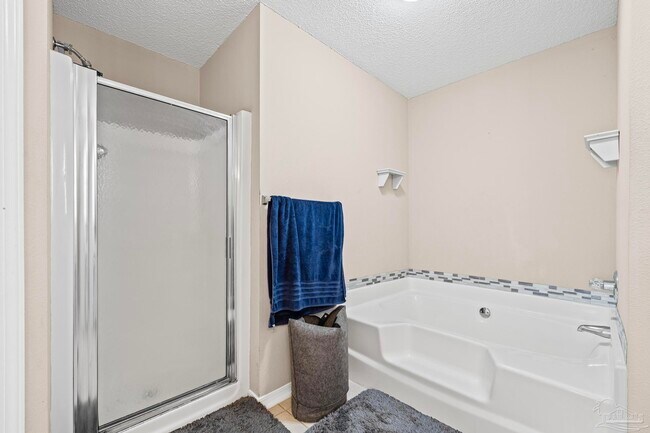 Building Photo - 8092 Hartington Dr