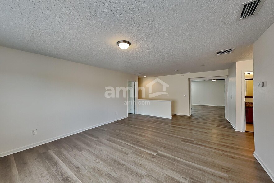 Building Photo - 385 Bostwick Cir