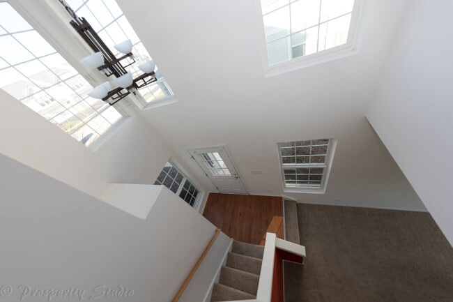 Building Photo - 636 Hawley Dr