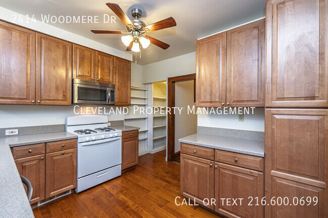 Building Photo - 2414 Woodmere Dr