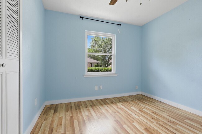 Building Photo - 4035 Cypressdale Dr