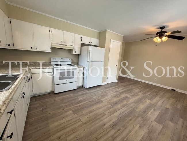 Building Photo - Charming 3 Bedroom Home with Hardwood Floors and Large Backyard in Winston-Salem