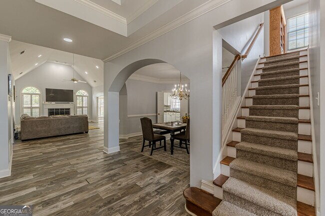 Building Photo - 203 Prestwick Way N