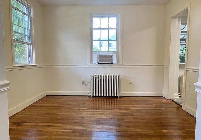 Building Photo - Charming 3BR/1BA Home in Prime Bethesda Location