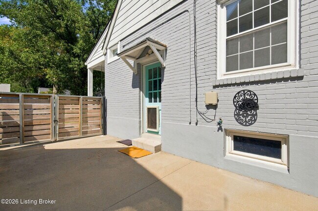 Building Photo - 3518 Hycliffe Ave
