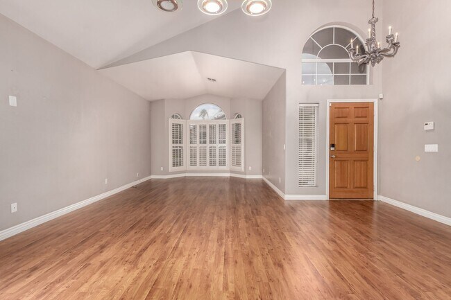 Building Photo - 4 Bedroom 2.5 Bath w/3 Car Garage in Superstition Springs****$1000 off first months rent if rente...