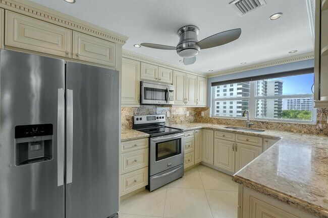 Building Photo - 3300 S Ocean Blvd