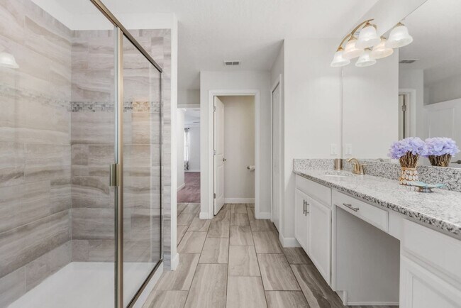 Building Photo - 4718 Kings Castle Cir