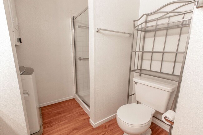 Building Photo - MOVE-IN READY! 2 BEDROOM, 2 BATH, GROUND L...