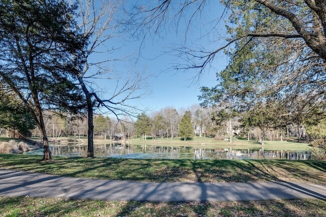 Building Photo - 1449 Willowbrooke Cir