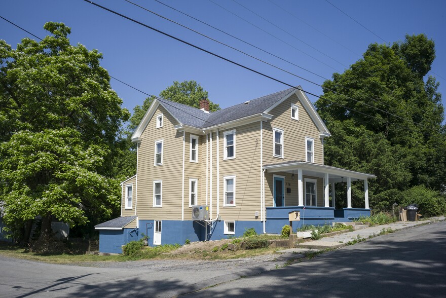 Building Photo - 116 Hess Ave