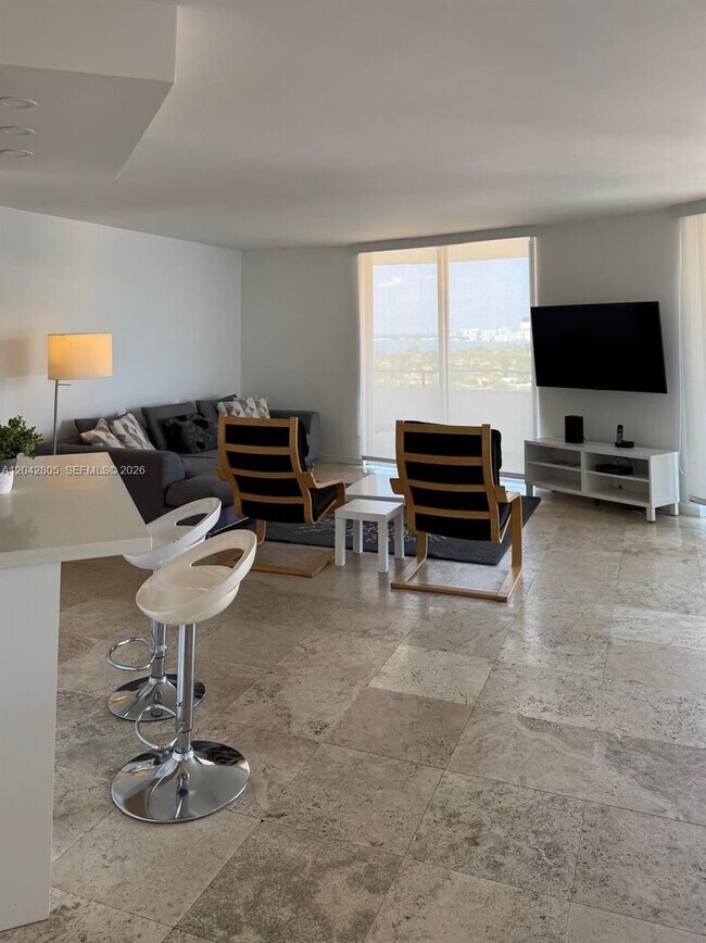 Building Photo - 5161 Collins Ave