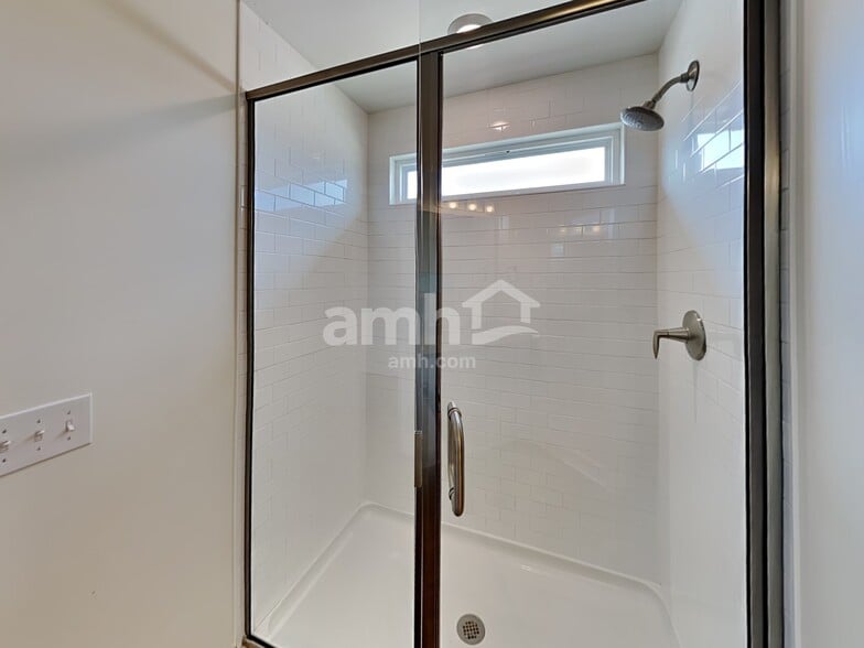 Building Photo - 5063 Trailwater Dr