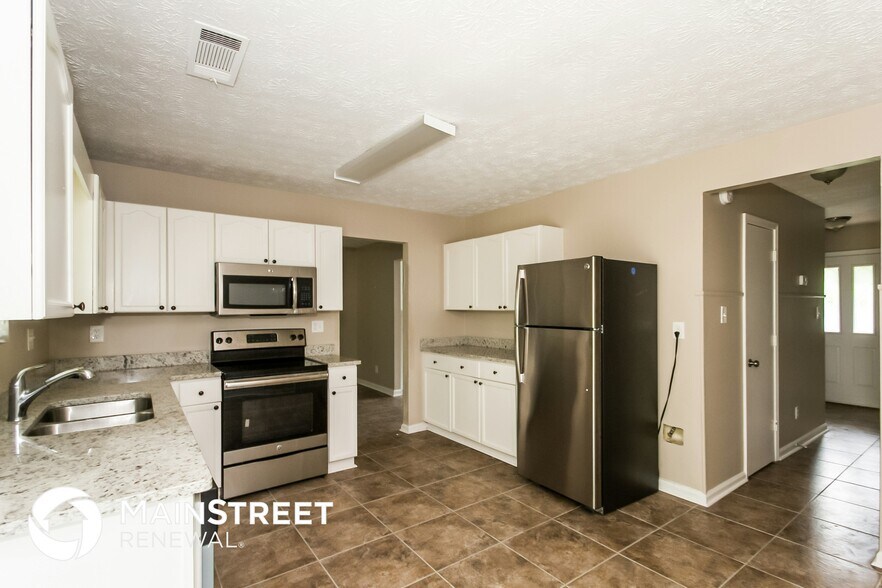 Building Photo - 640 Windchase Pl