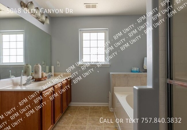 Building Photo - 5048 Glen Canyon Dr